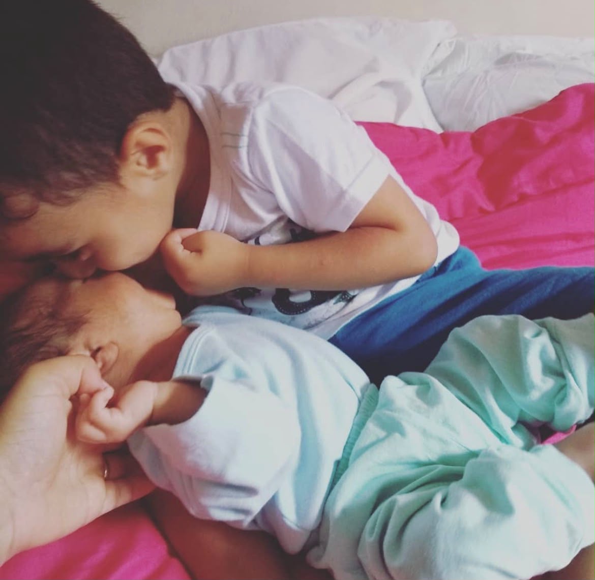 Chegada do irmão: como preparar o filho mais velho